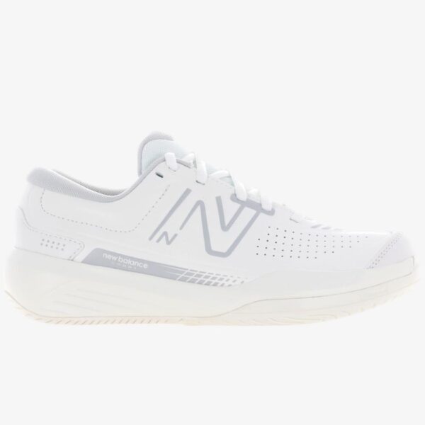 New Balance 696v5 Women's Tennis Shoe